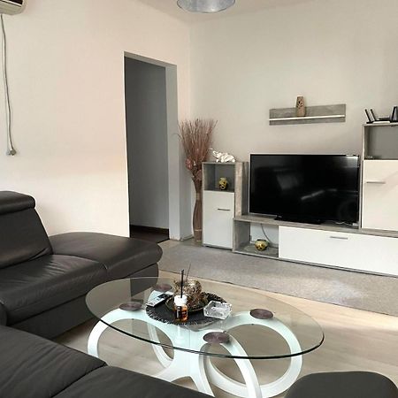 Apartament Inu Оршова Экстерьер фото